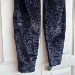 Lululemon black velvet joggers